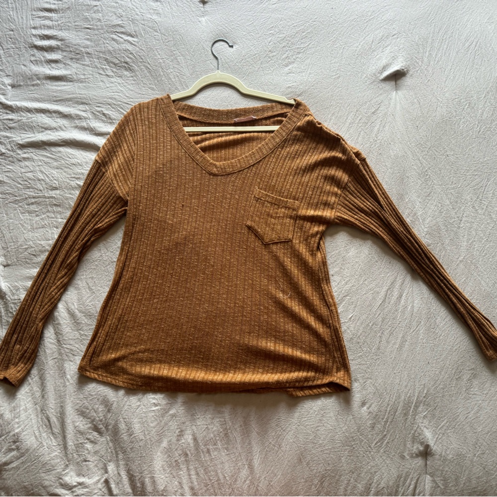 Light sweater for the fall weather